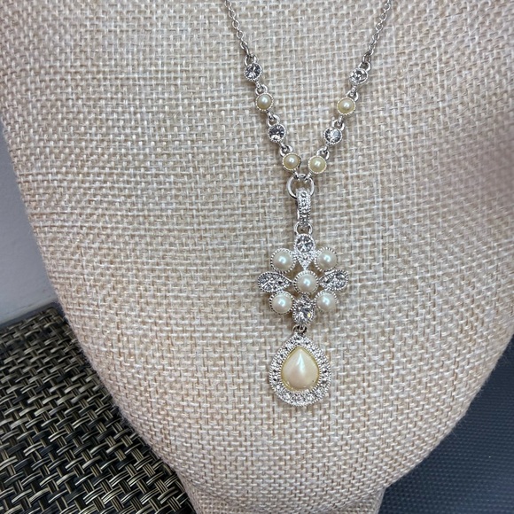 Vintage Crown Trifari Pearl Rhinestone Early 20th Century Necklace - Picture 4 of 10